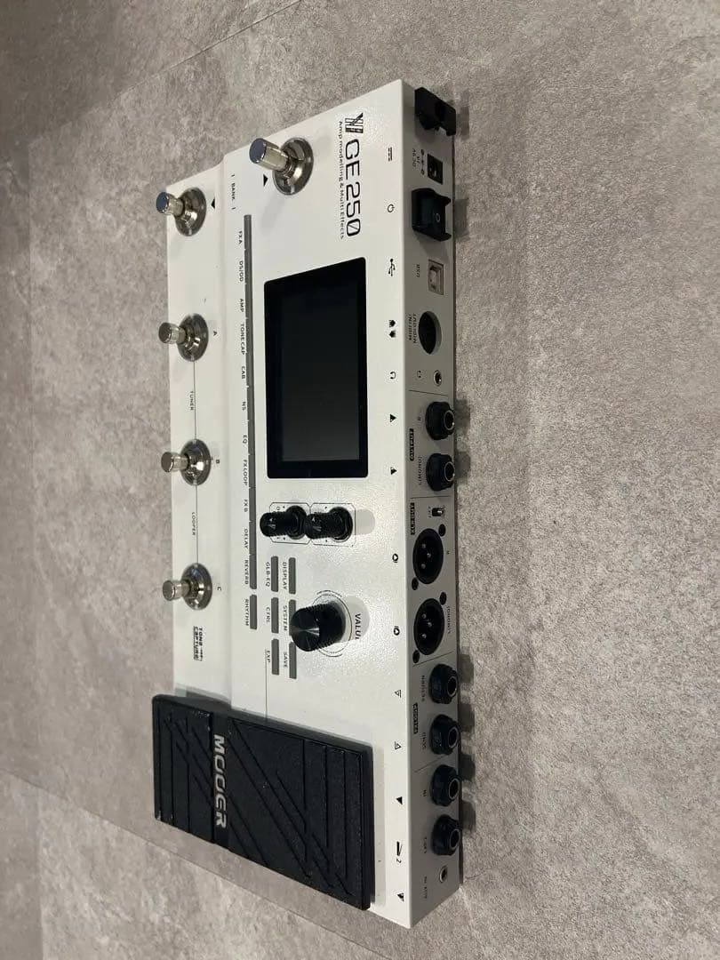Mooer GE250 マルチエフェクター
