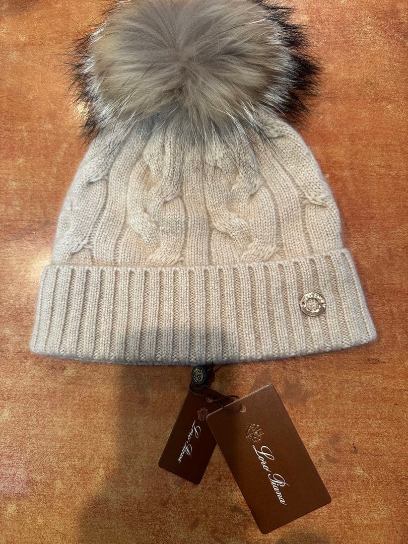 ロロピアーナ、 ケーブル編みニット帽 100%カシミヤ