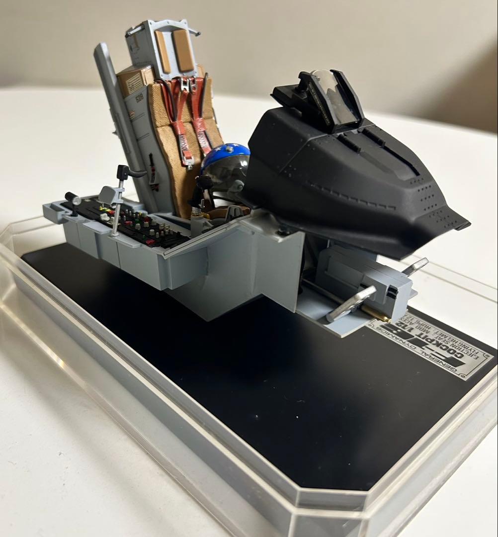 【完成品】1/12 エッシー F-16 コックピット