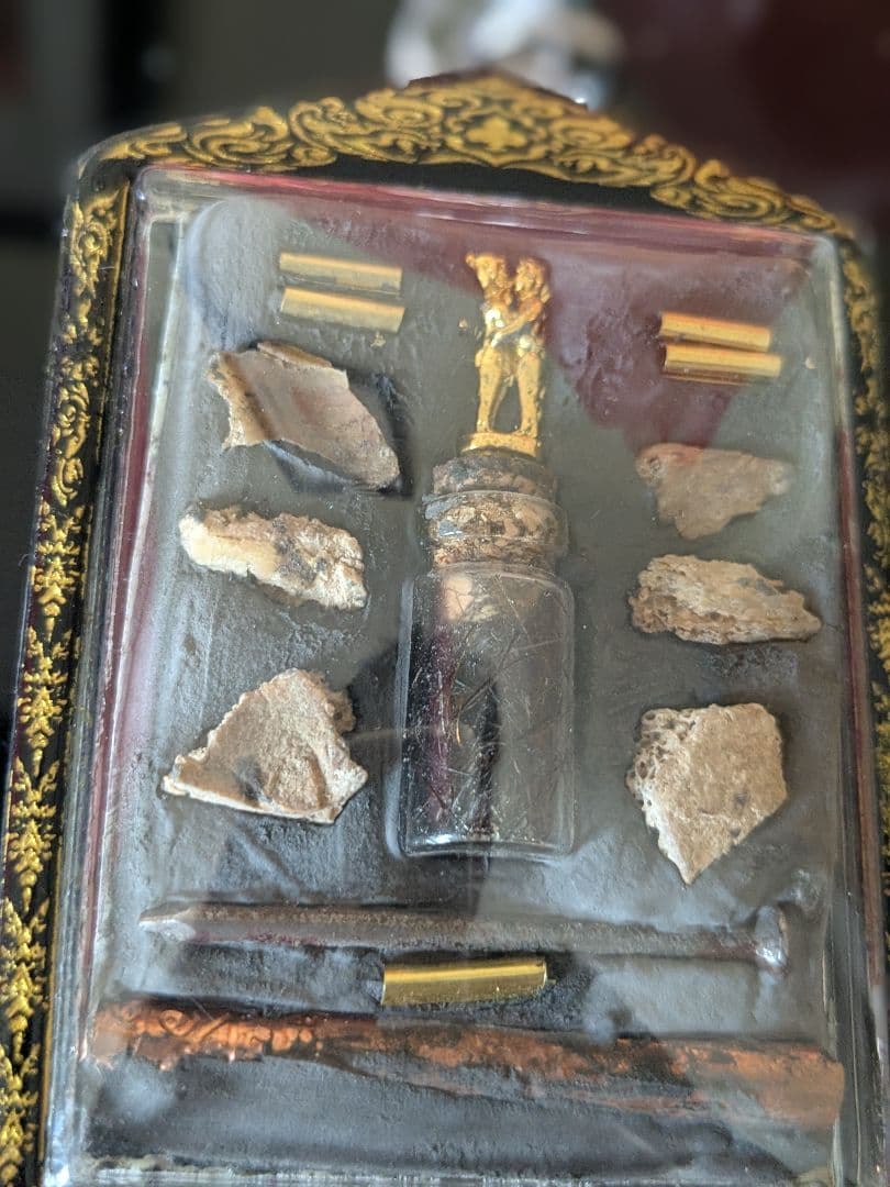 【マダム＆レア！】タイのお守りBIGプラクルアン…？呪物？幸運＆恋愛運アップ！？