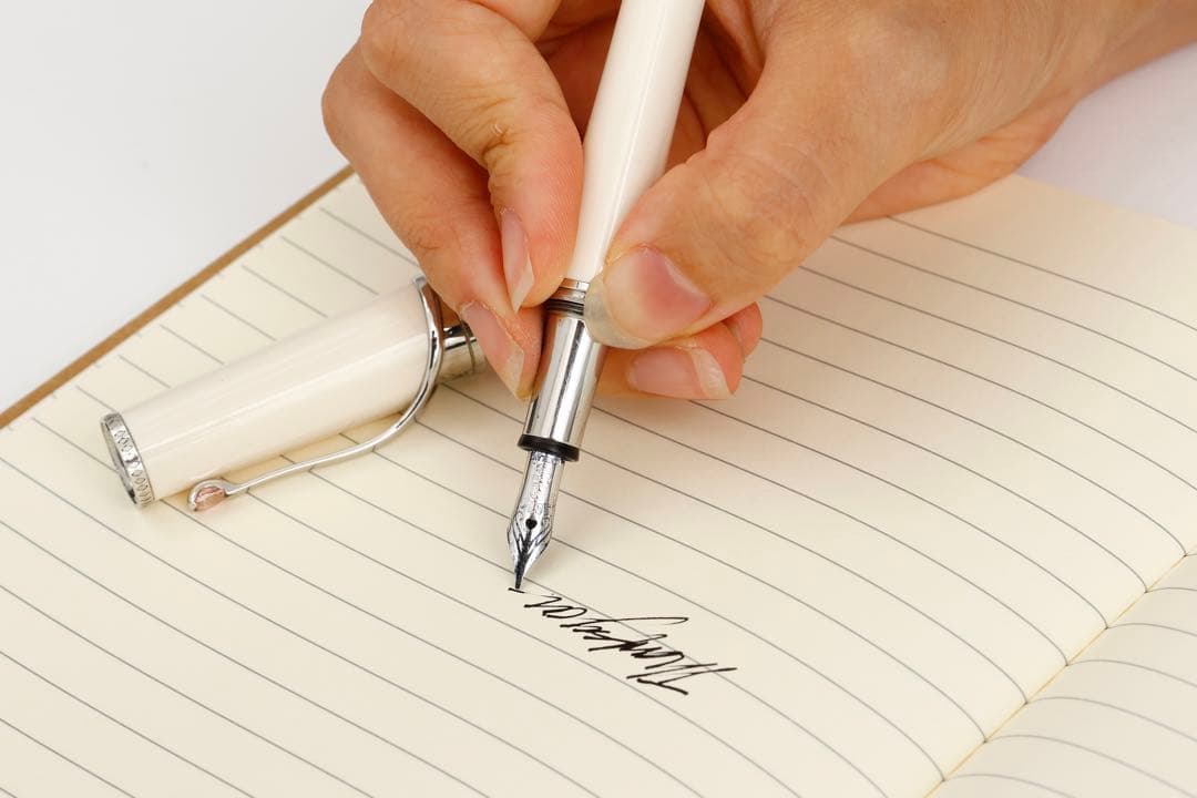 【期間限定品】万年筆 MONTBLANC モンブラン　グレースケリー箱あり