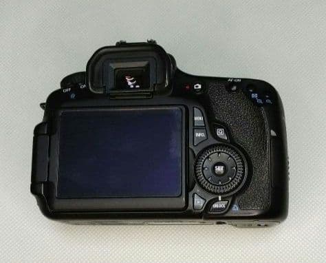 【匿名配送】Canon EOS60D ボディ★美品★ショット数僅少