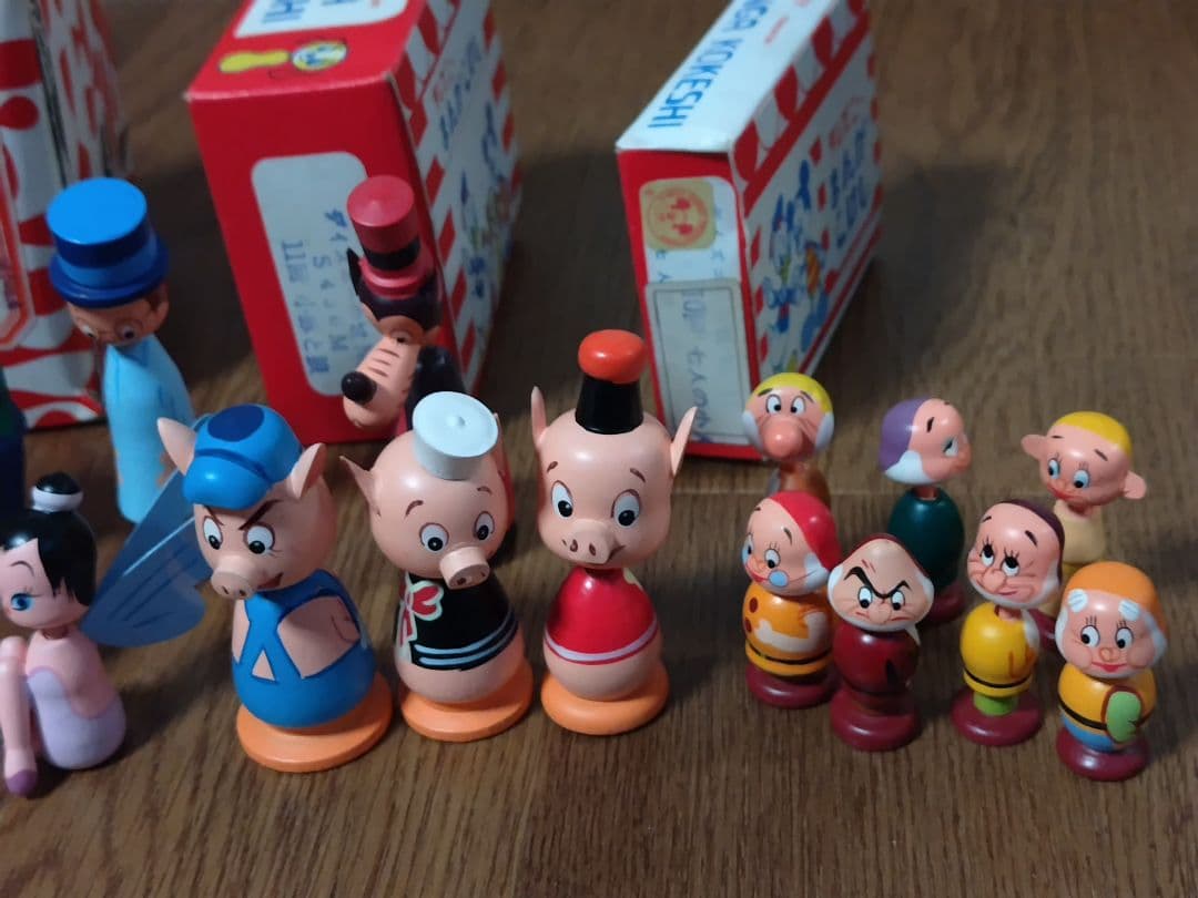 未使用 経年保管品ディズニーの城 まんがこけし 9種キャラミッキーマウス