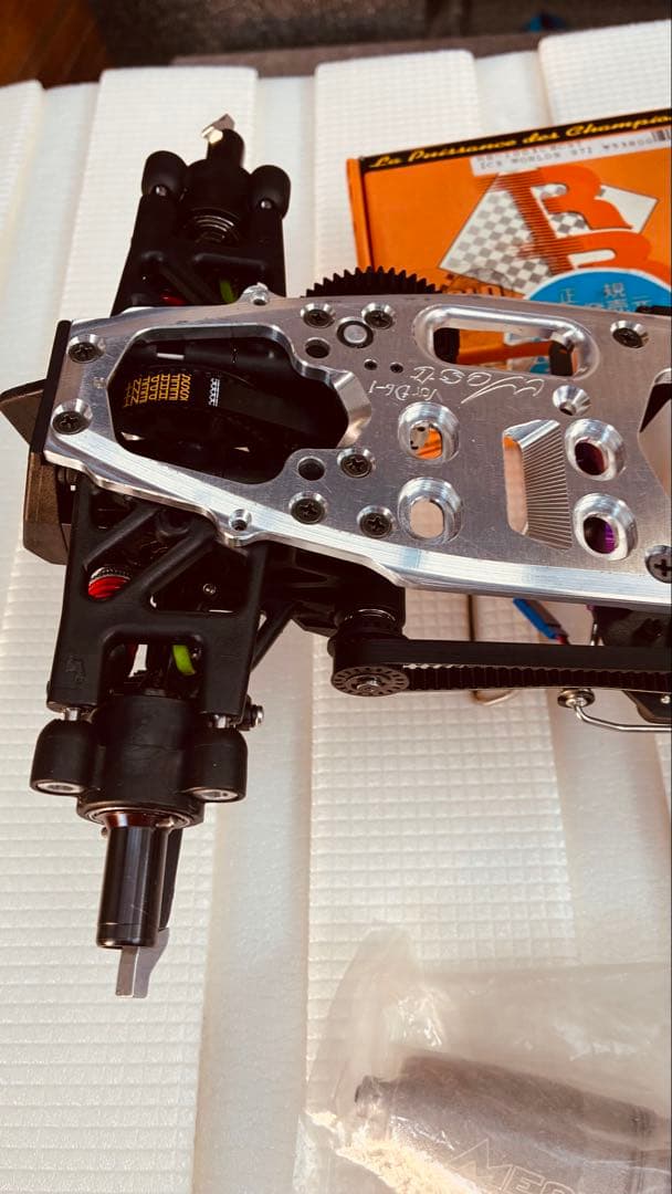 セントラルSerpent Vector 1/8レーシングカー