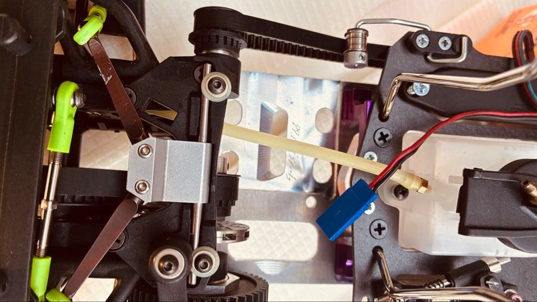 セントラルSerpent Vector 1/8レーシングカー