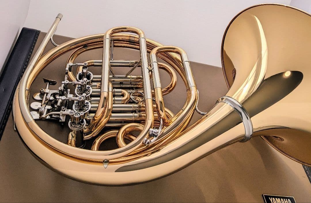 《つくし》【良質品】ヤマハ ホルン YHR-567GDB ゴールドブラス