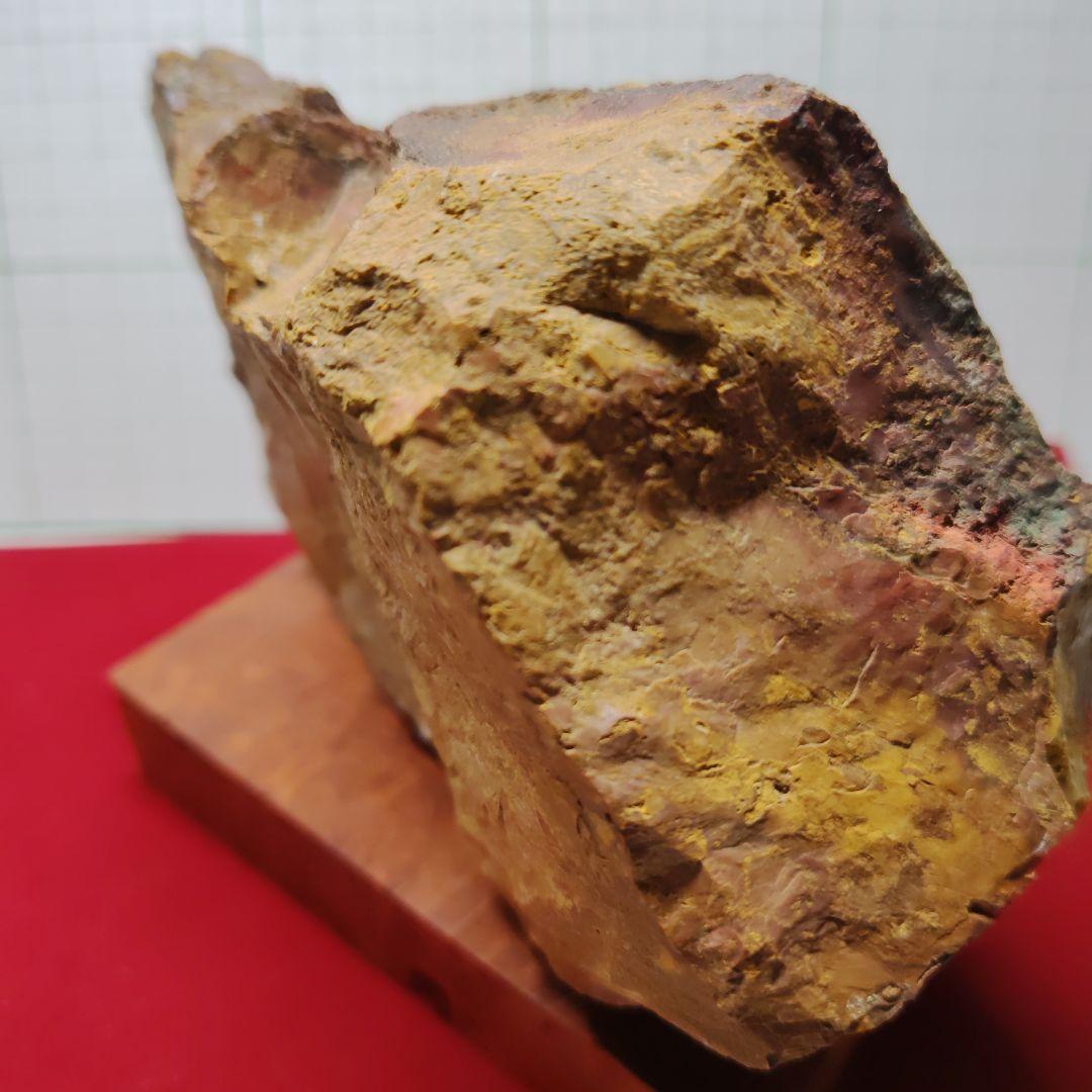 多彩な色の自然石（津軽錦石）原石、管理Ｎｏ．71238