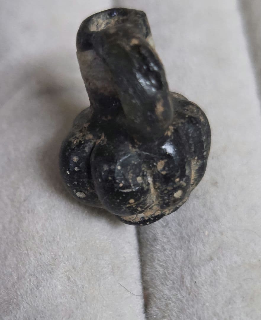 005　ビーズ　トンボ玉　容器玉　小さなガラス壺