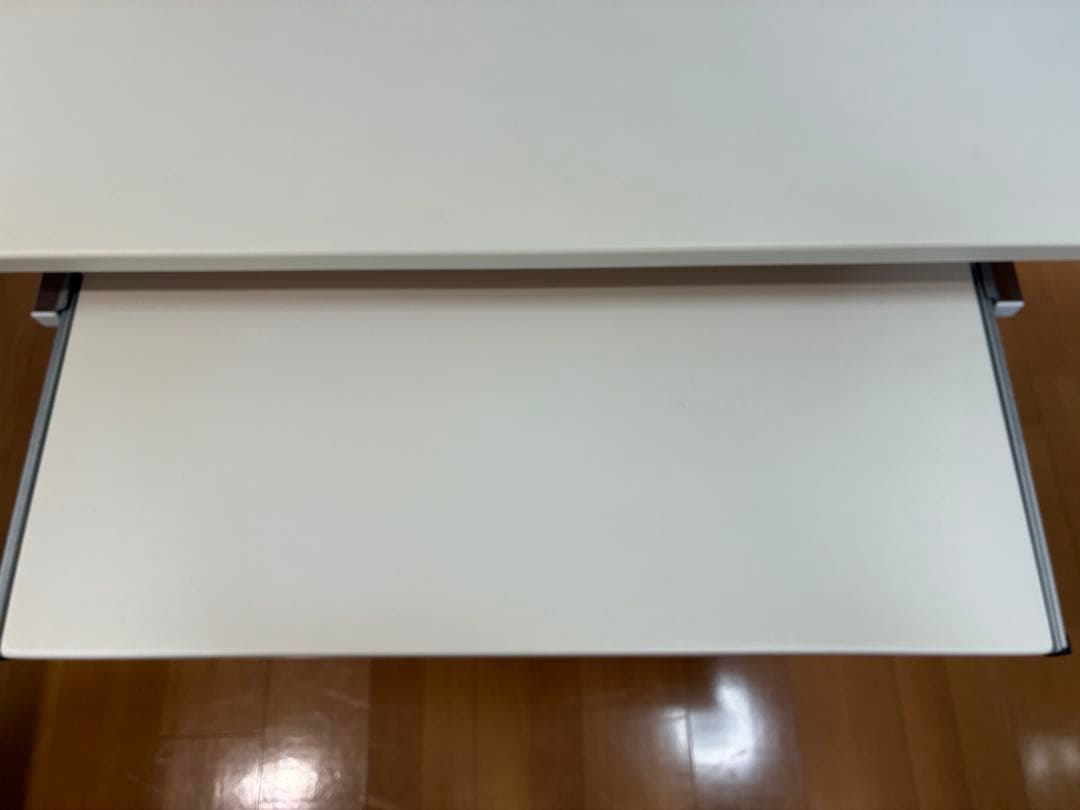 Bauhutte （バウヒュッテ） 手動昇降式 スタンディングデスク ホワイト