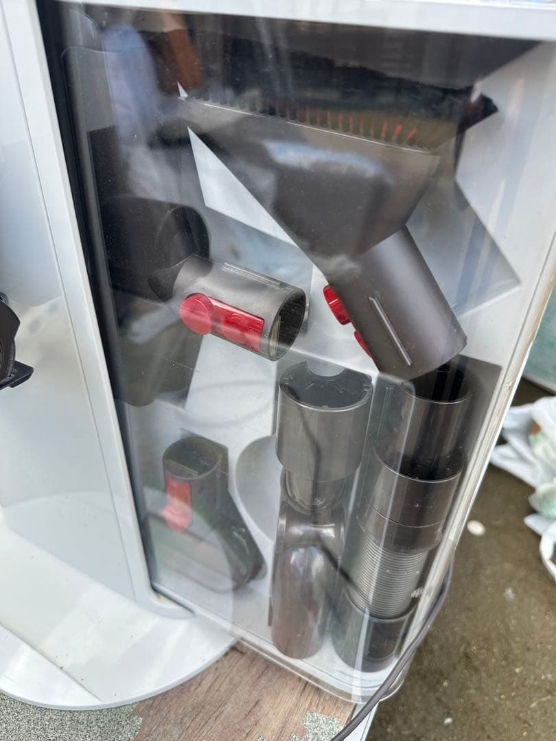 Dyson サイクロン掃除機！ダイソンＶ１０フルセット！スティッククリーナー