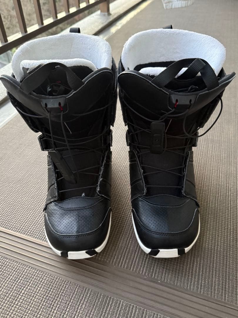 SALOMON スノーボードブーツ