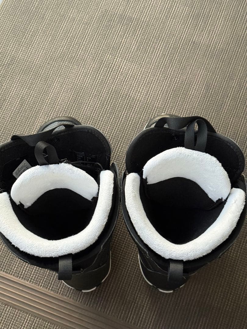 SALOMON スノーボードブーツ