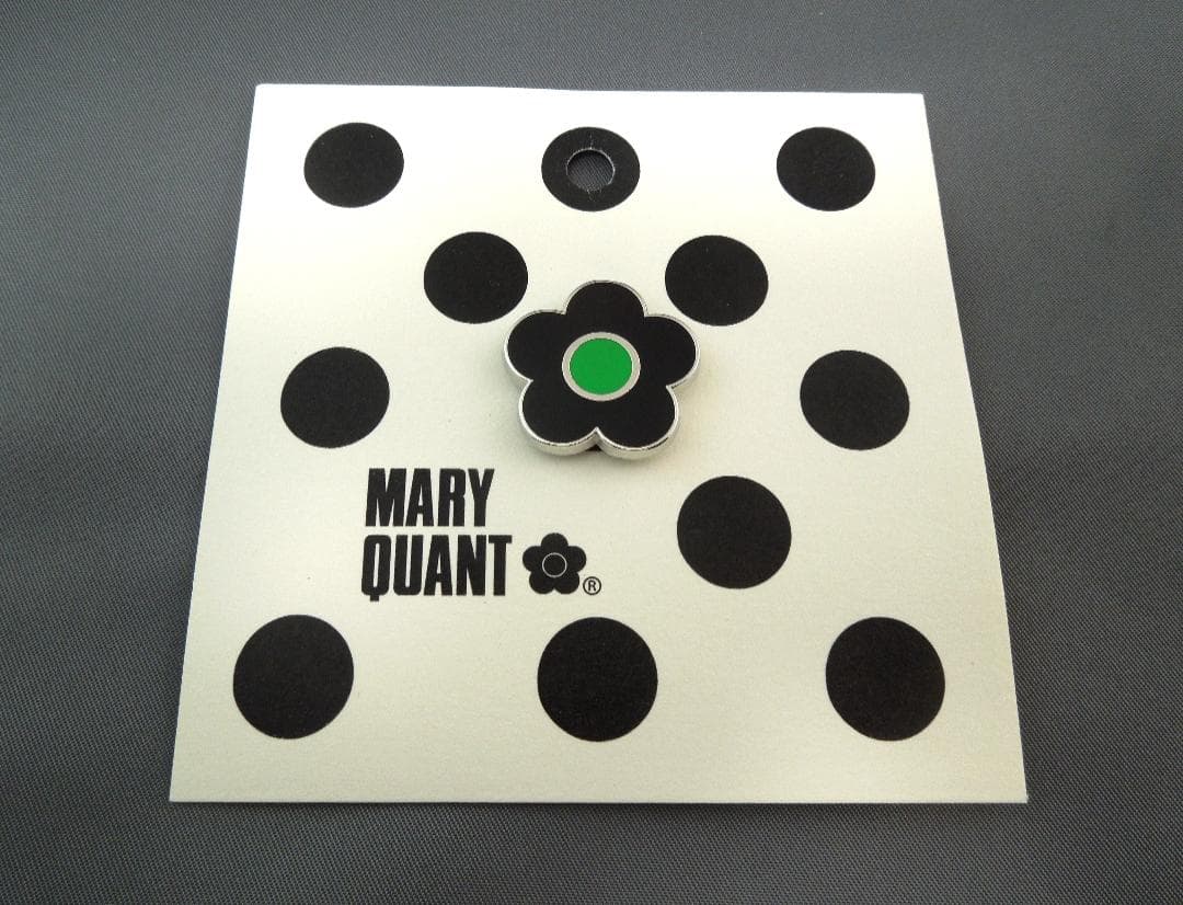 美術館グッズ【7824】　〈展覧会シリーズ〉マリー・クワント展②　ピンバッジ４色