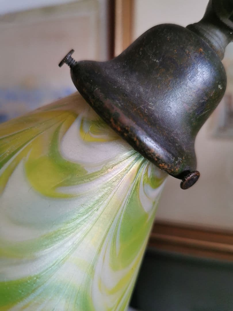 アンティーク 玉虫色イエロー&翠&乳白&桜 ファブリル系ガラス ランプスタンド