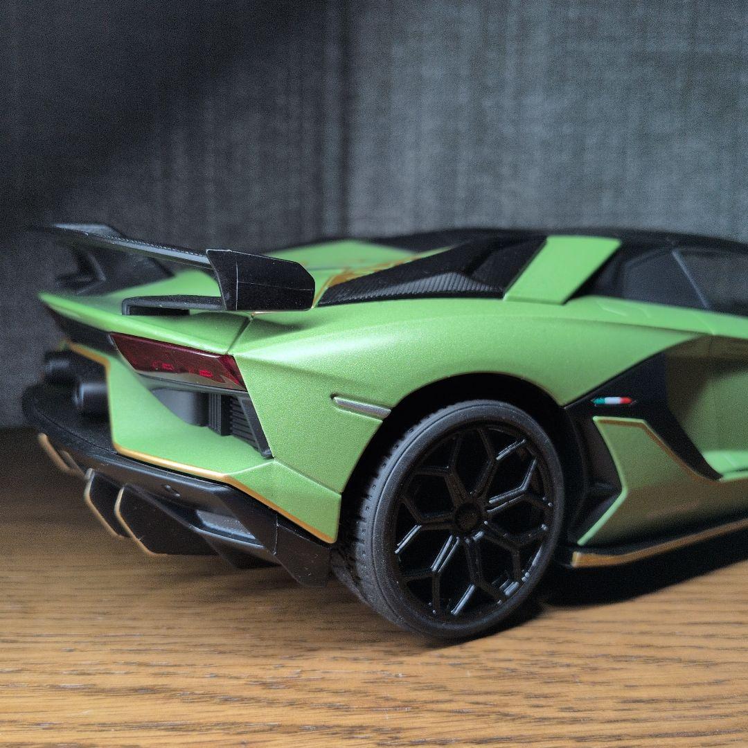 OK アヴェンタドール 1:18スケール グリーン 63