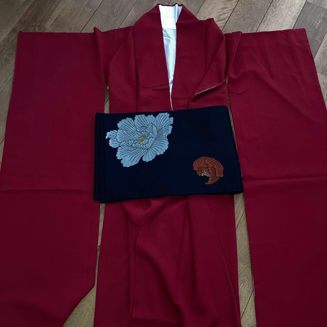 n*i様 赤い振袖 花柄刺繍 黒い帯 成人式 振袖