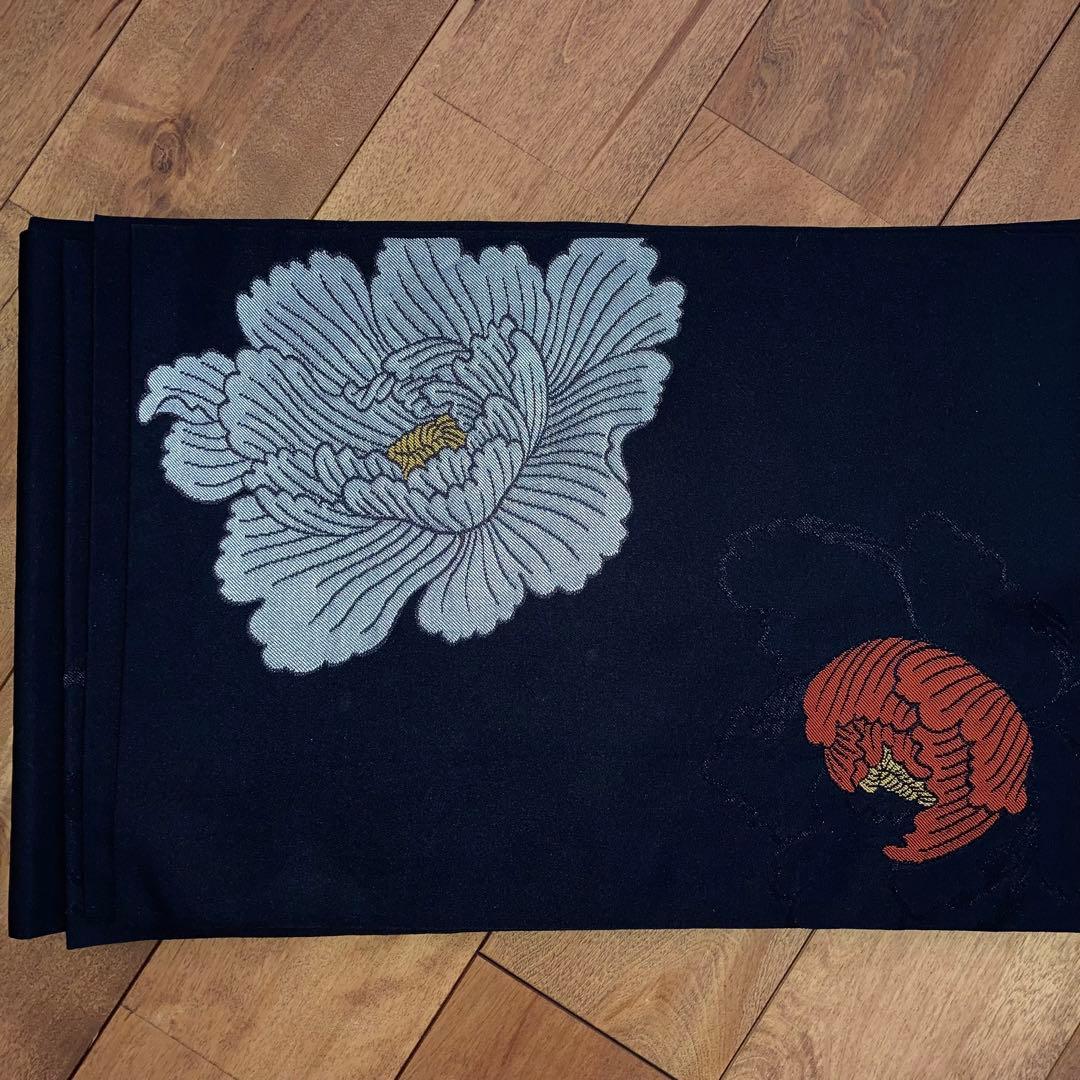 n*i様 赤い振袖 花柄刺繍 黒い帯 成人式 振袖