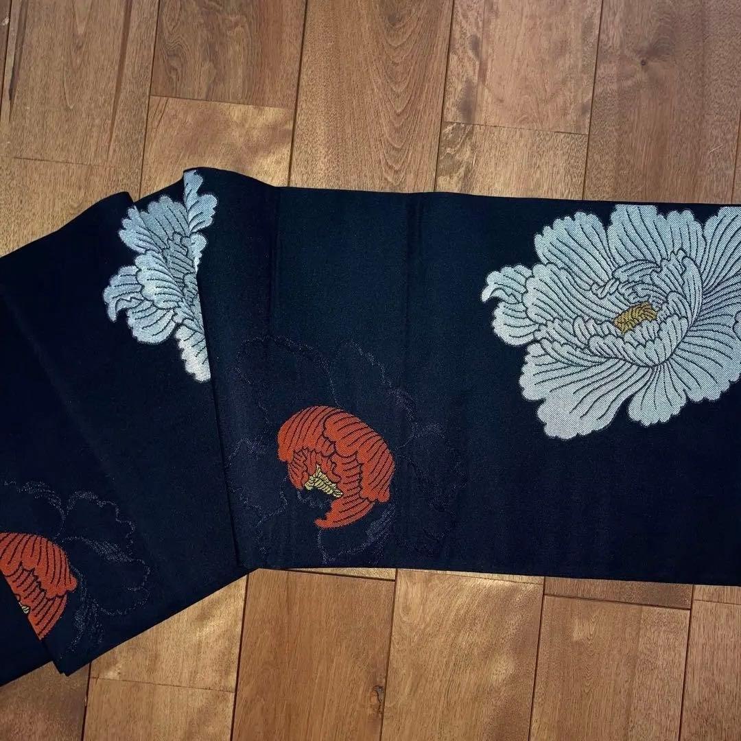 n*i様 赤い振袖 花柄刺繍 黒い帯 成人式 振袖