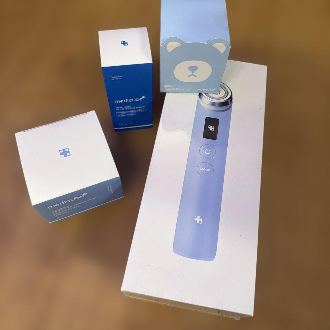 medicube ブースタープロ　nanaさん　水色　限定色　美顔器