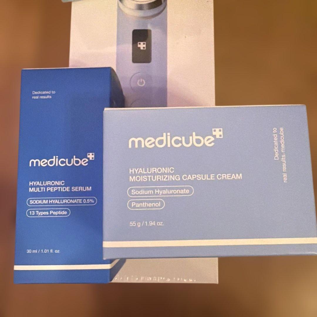 medicube ブースタープロ　nanaさん　水色　限定色　美顔器