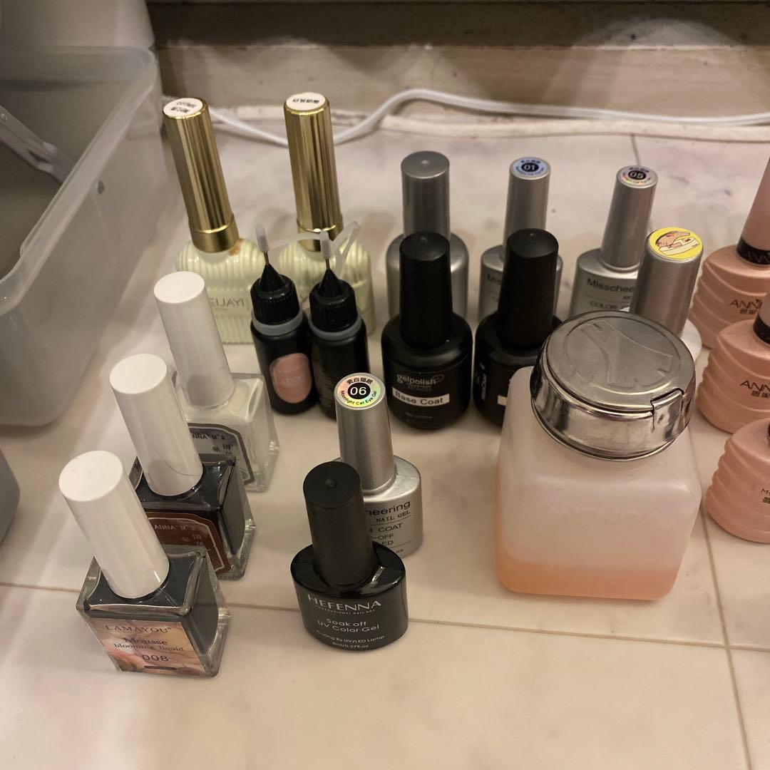 ジェルネイル 引退品 容量多 パーツ多数 ネイルポリッシュ ネイルチップ多数