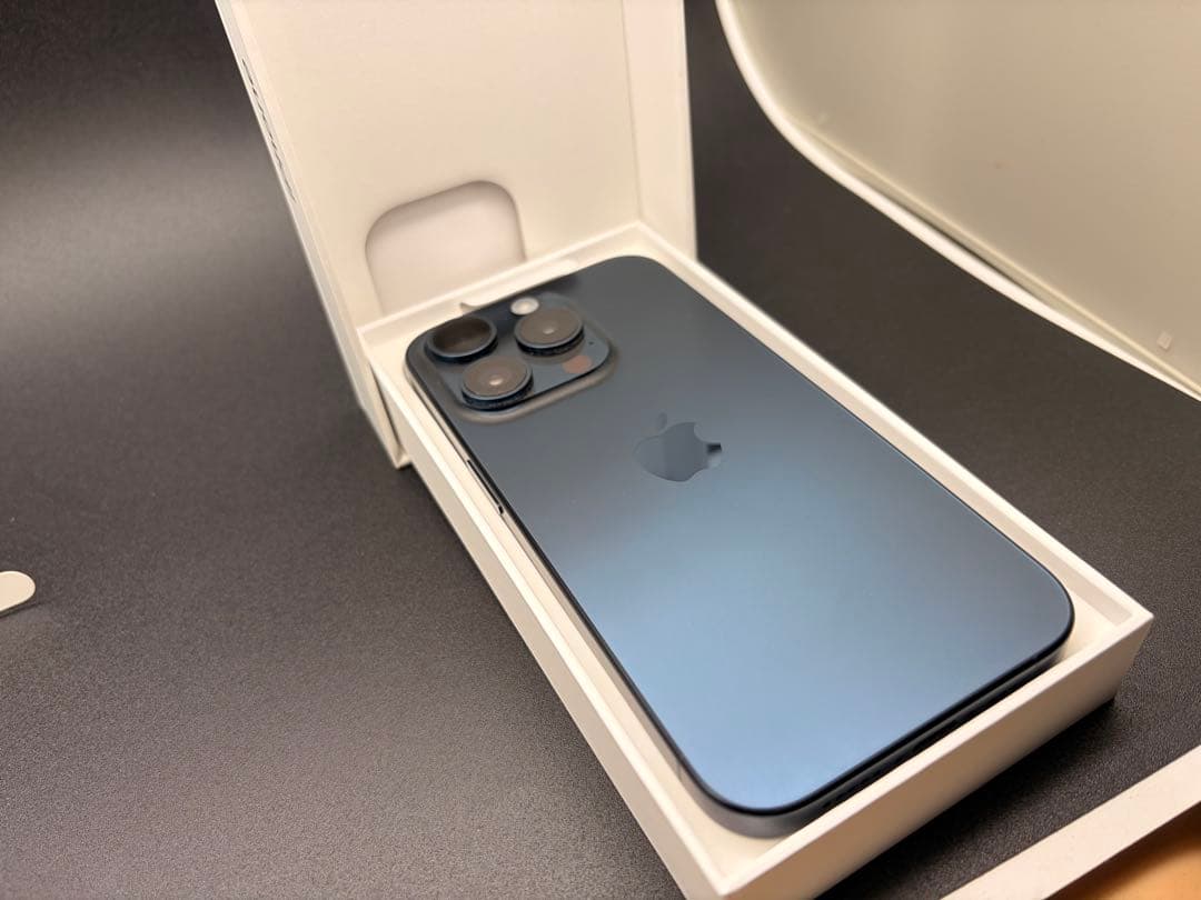 Apple iPhone 15Pro ブルーチタニューム自身有り綺麗