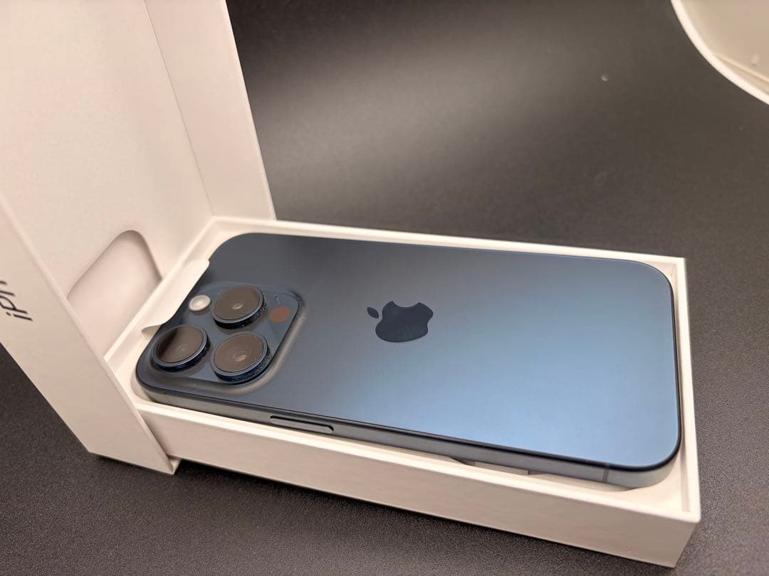 Apple iPhone 15Pro ブルーチタニューム自身有り綺麗