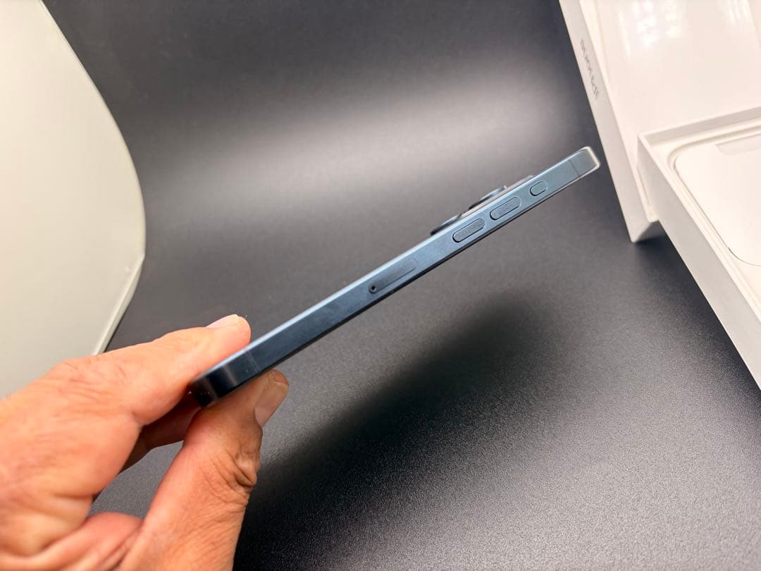 Apple iPhone 15Pro ブルーチタニューム自身有り綺麗