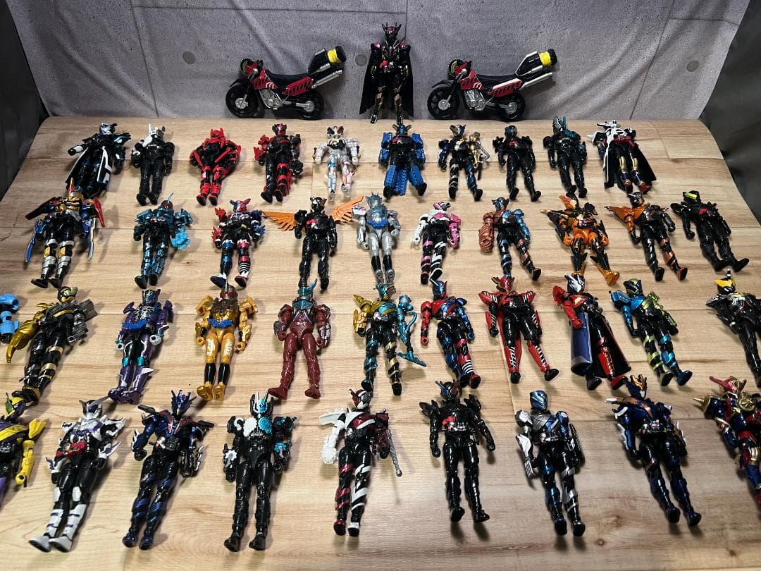 ゆ*く様 バンダイ )装動 SO-DO / 仮面ライダー 約100体 まとめ売り
