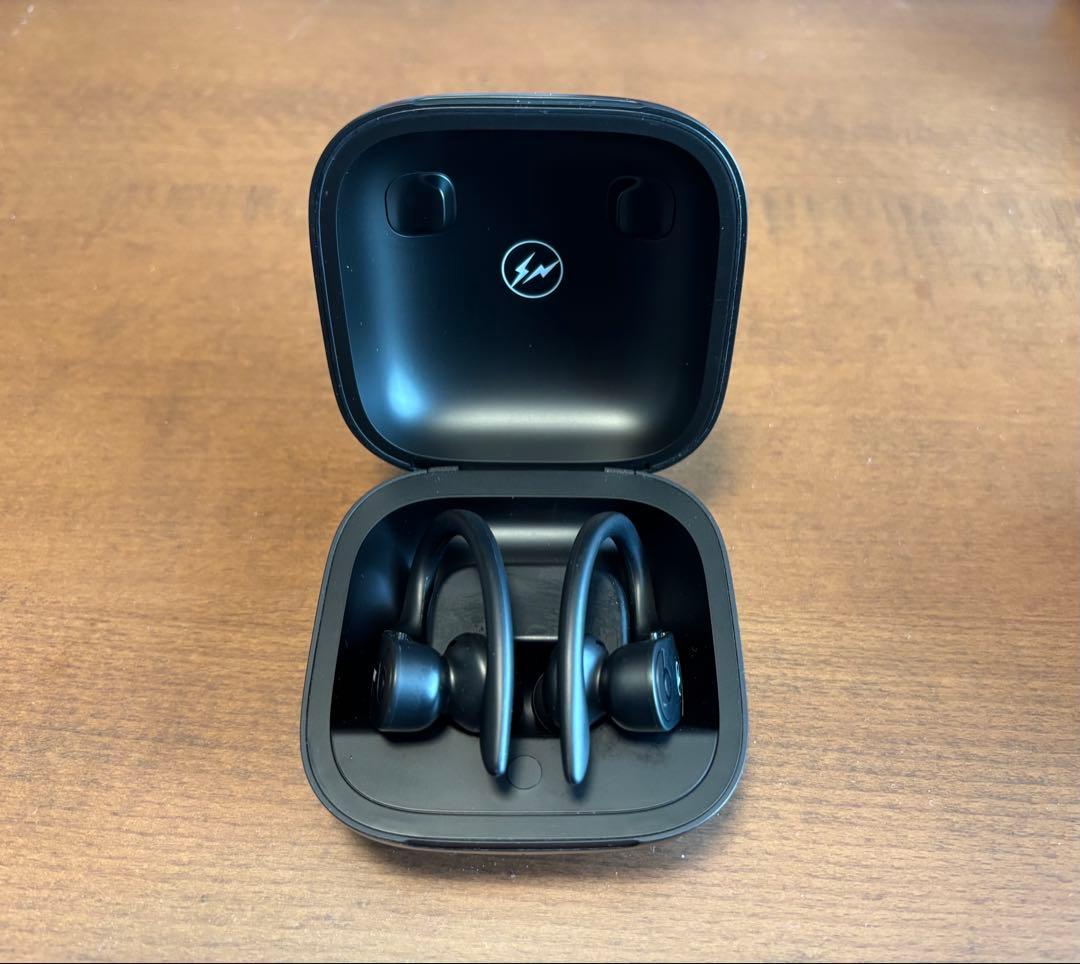 Fragment × Powerbeats Pro Wirelessイヤフォン