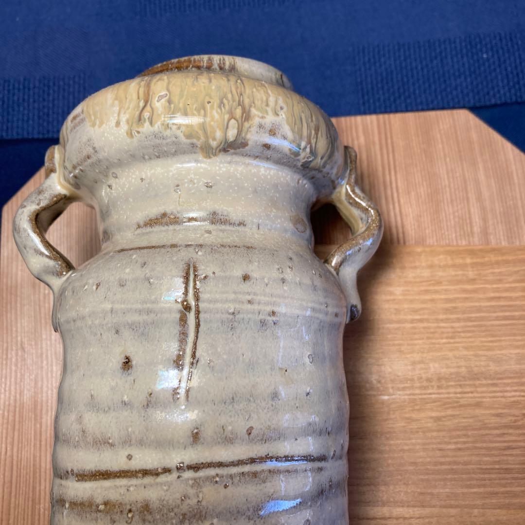 陶器　耳付き花入れ