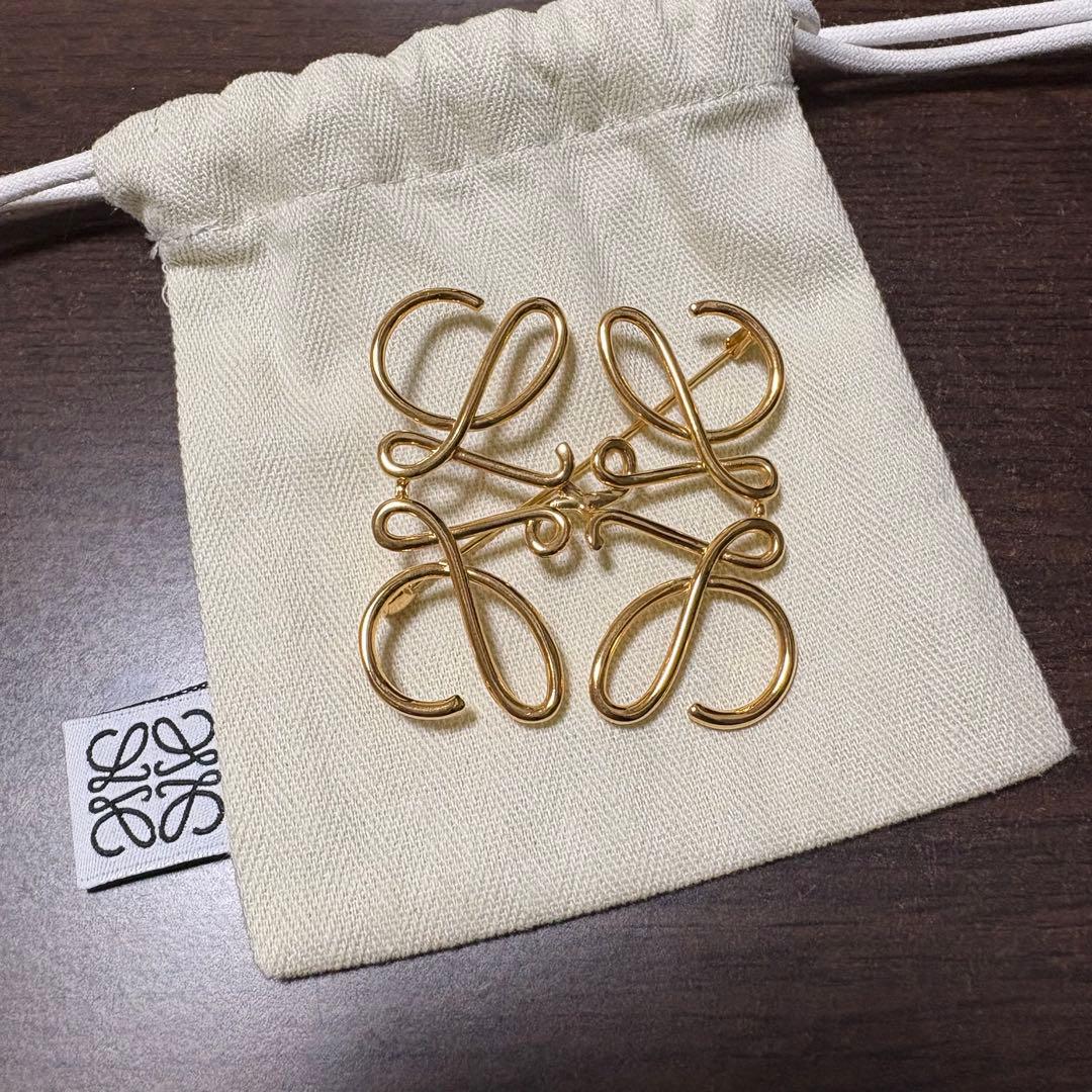 LOEWE ロエベ アナグラム ブローチ ゴールド 正規品