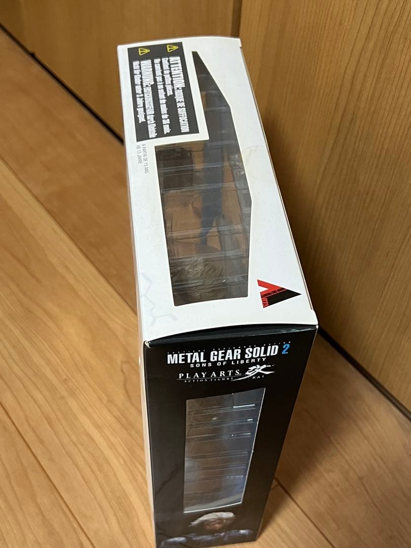 L GEAR SOLID2 PLAY ARTS 雷電 フィギュア