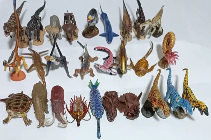 恐竜まとめ売り　チョコラザウルス　ダイノテイルズ　ダイノモデルス　ダイノワールド