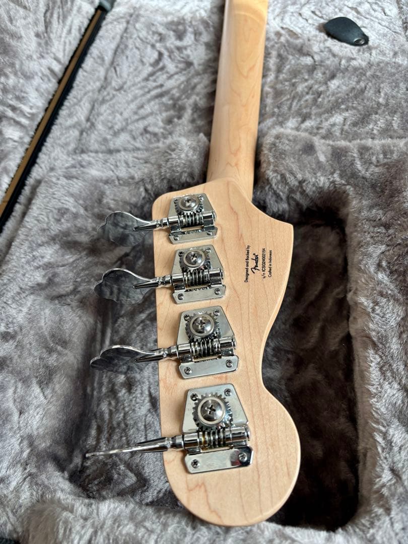 ベース Squier Sonic precision bass