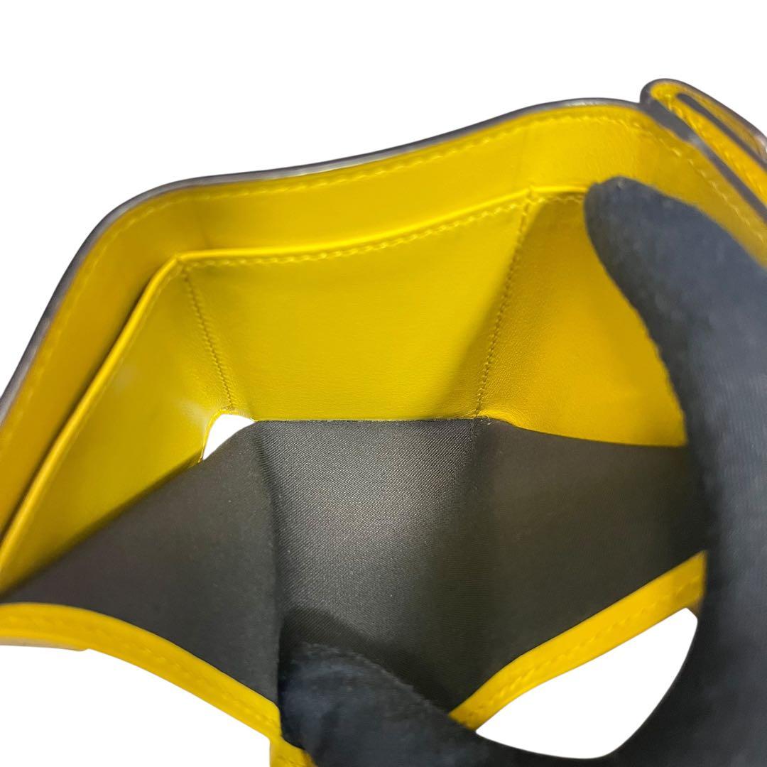 希少✨フェンディ 三つ折り財布 FFロゴ エフイズ エンボス レザー イエロー