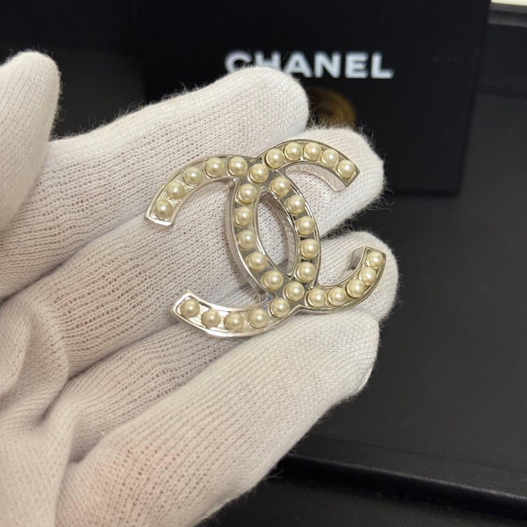 美品 シャネルブローチ CHANEL ピンブローチパールモチーフ ココマーク