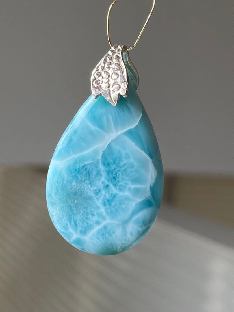 天然石☆高品質！ラリマーしずく型ペンダントトップ☆リーフバチカン&模様が美しい