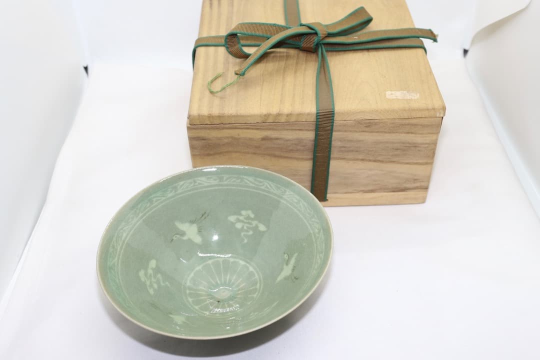 韓国人間文化財 柳海剛(柳根瀅) 高麗青磁 鶴文茶碗 共箱