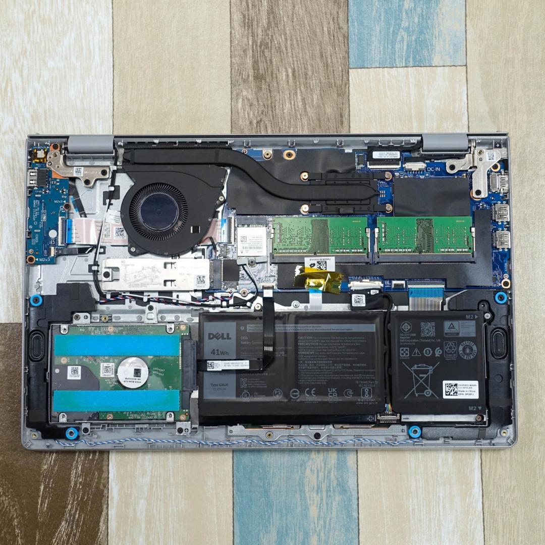 極美品の神速仕様✨１１世代コアｉ３に超高速ＳＳＤ＆大容量メモリ搭載✨フルＨＤ液晶