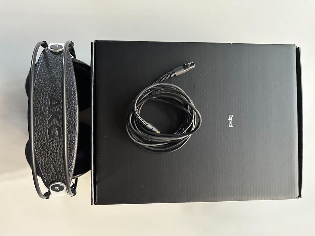 ヘッドホン AKG K702