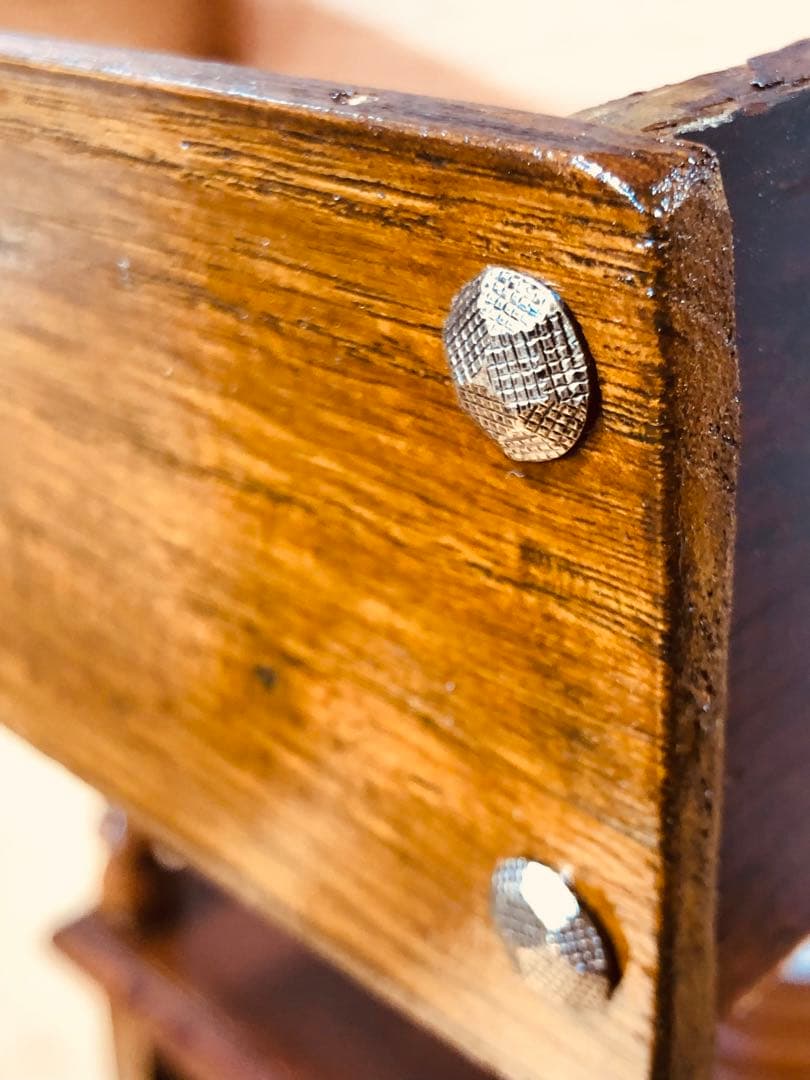 【米国アンティーク】vintageナイトテーブル／真鍮取っ手×ターンドレッグ