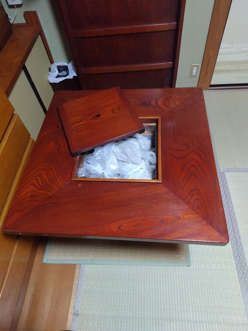 囲炉裏ダイニングテーブル　正方形　銅製火鉢付　灰付