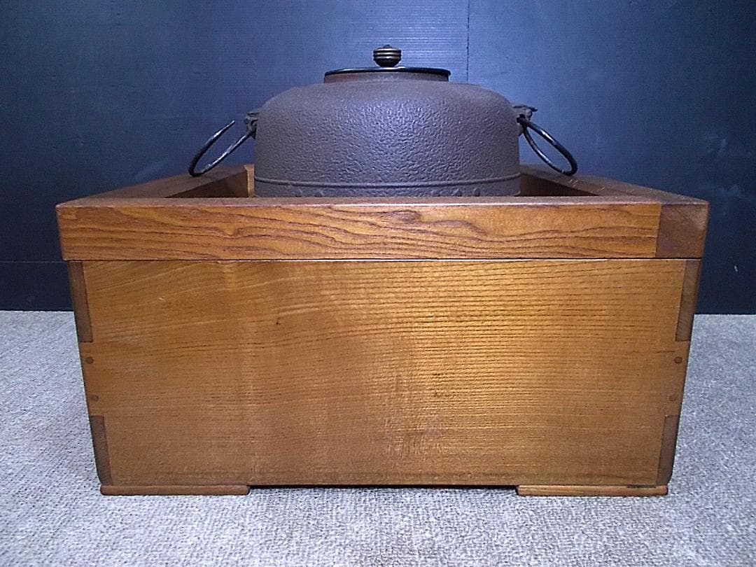 茶道具 置炉セット 八百年の伝統 釜師/菊池政光 茶釜 釜環 未使用五徳