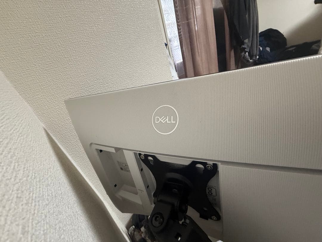DELL 大画面ディスプレイ 本体 VESAマウント対応