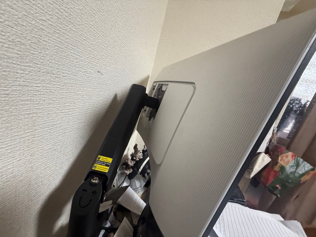 DELL 大画面ディスプレイ 本体 VESAマウント対応