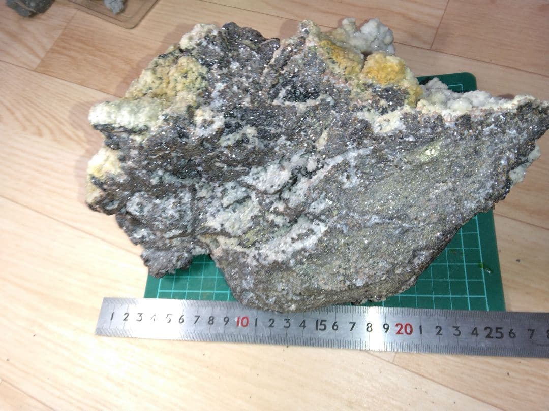 国産鉱物標本　亜鉛鉱？　大型標本