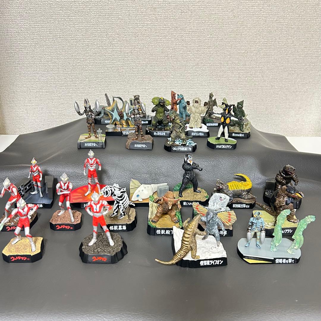 d*7様 ウルトラ怪獣名鑑　昭和レトロ　ジオラマ台座付き　28体まとめ売り