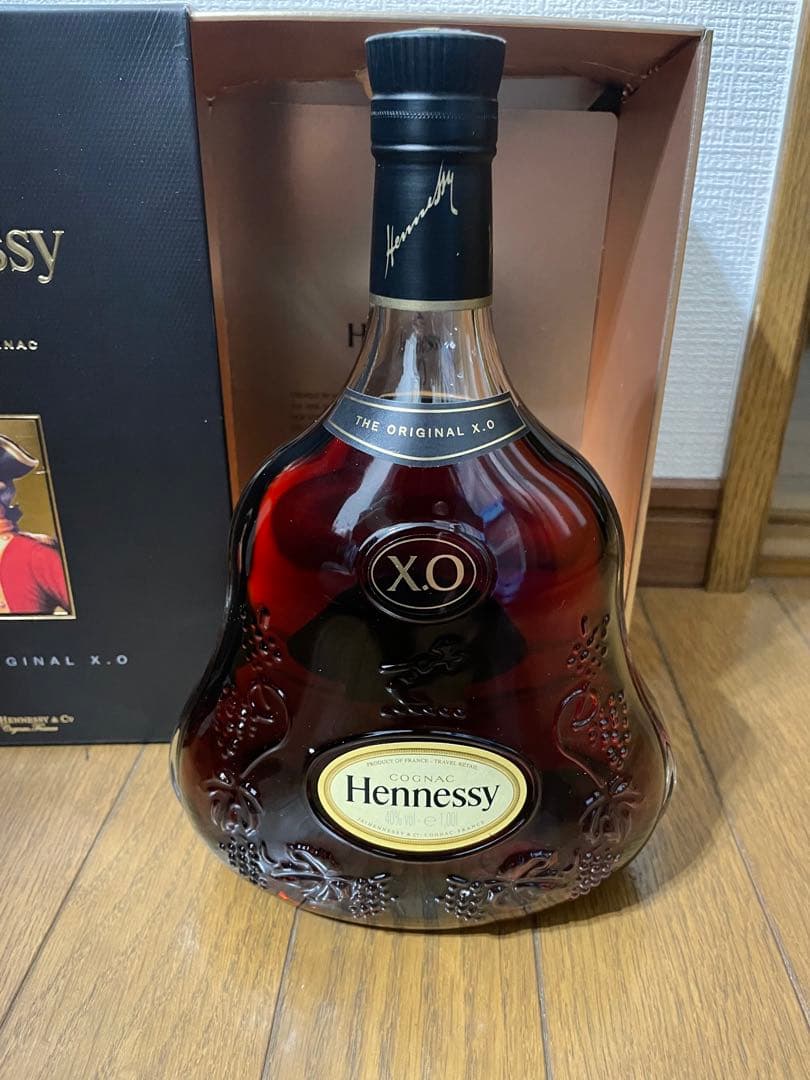 ヘンネシ-xo黒キャップ100cl 箱付き