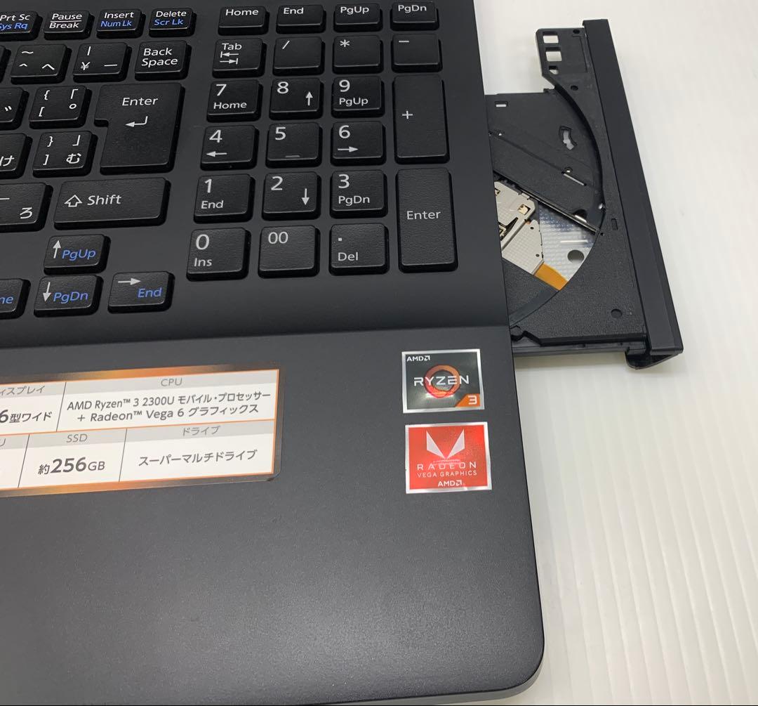 FUJITSU LIFEBOOK AH43/D1 ノートパソコン